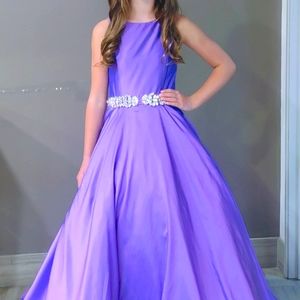 ASHLEYlauren girls size 10. Iridescent purple/blue. Professionally dry cleaned.